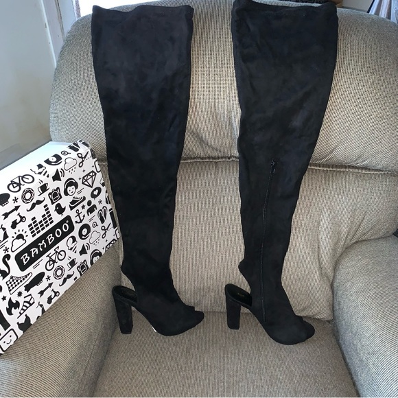 Women’s 8 BAMBOO LIMELIGHTS Black Faux Suede High Over the Knee Sandal Boots NEW - Picture 1 of 12